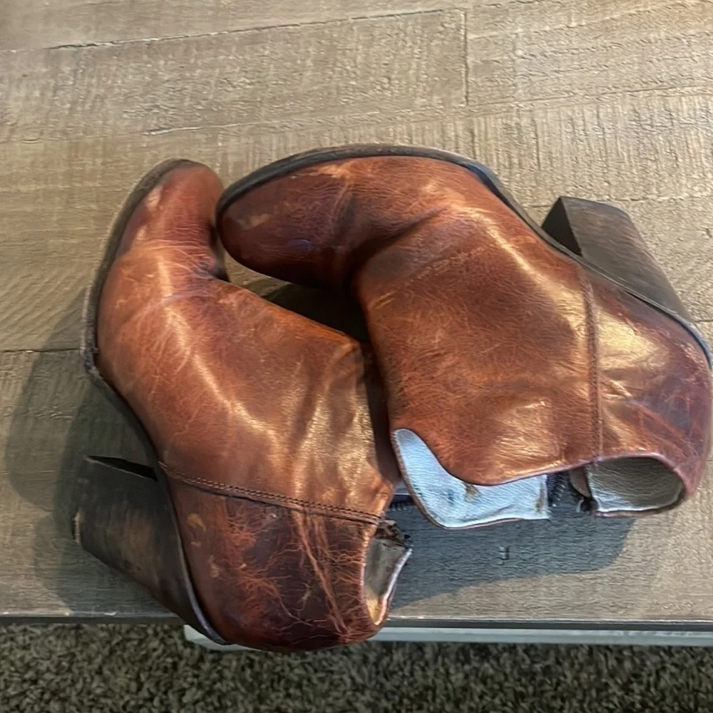 Freebirds Detroit cognac ankle boots
